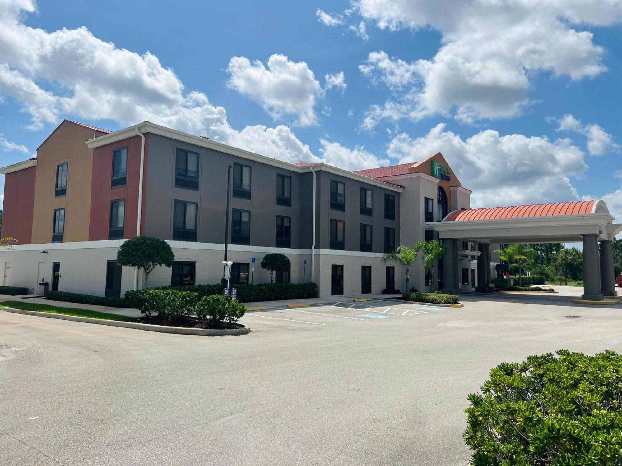 Holiday Inn Express & Suites Sebring By Ihg Extérieur photo