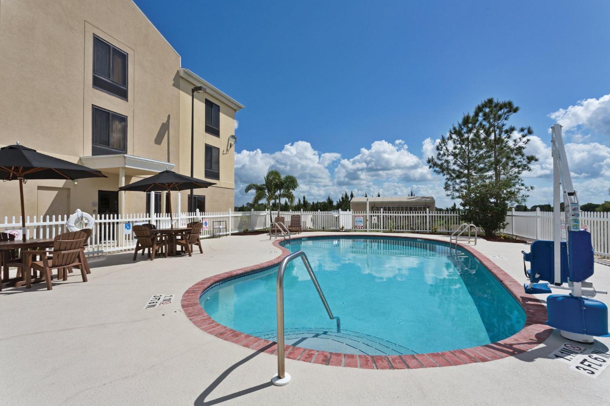 Holiday Inn Express & Suites Sebring By Ihg Extérieur photo